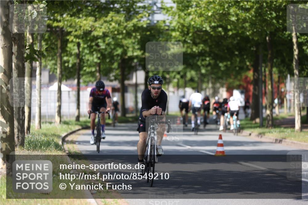 10.08.2025 - GEWOBA Citytriathlon Bremen Yannick Fuchs http://msf.ph/oto/8549210 10.08.2025 12:17:51 Radfahren 560, 566, 741, 765, 867, 933, 1025 meine-sportfotos.de