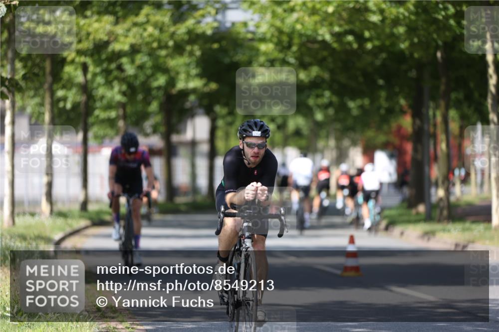 10.08.2025 - GEWOBA Citytriathlon Bremen Yannick Fuchs http://msf.ph/oto/8549213 10.08.2025 12:17:51 Radfahren 560, 566, 741, 765, 867, 933, 1025 meine-sportfotos.de