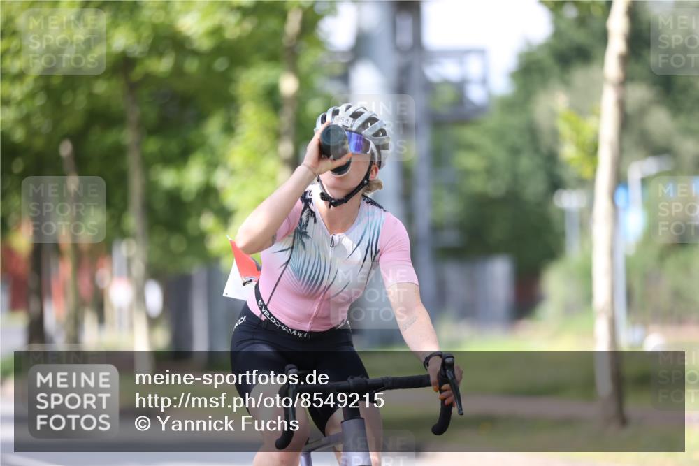 10.08.2025 - GEWOBA Citytriathlon Bremen Yannick Fuchs http://msf.ph/oto/8549215 10.08.2025 13:23:26 Radfahren 908, 925, 939, 945, 946, 954 meine-sportfotos.de