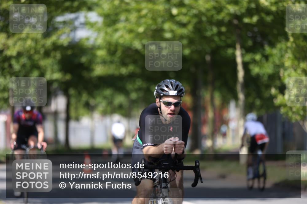 10.08.2025 - GEWOBA Citytriathlon Bremen Yannick Fuchs http://msf.ph/oto/8549216 10.08.2025 12:17:52 Radfahren 560, 566, 741, 765, 867, 933, 1025 meine-sportfotos.de