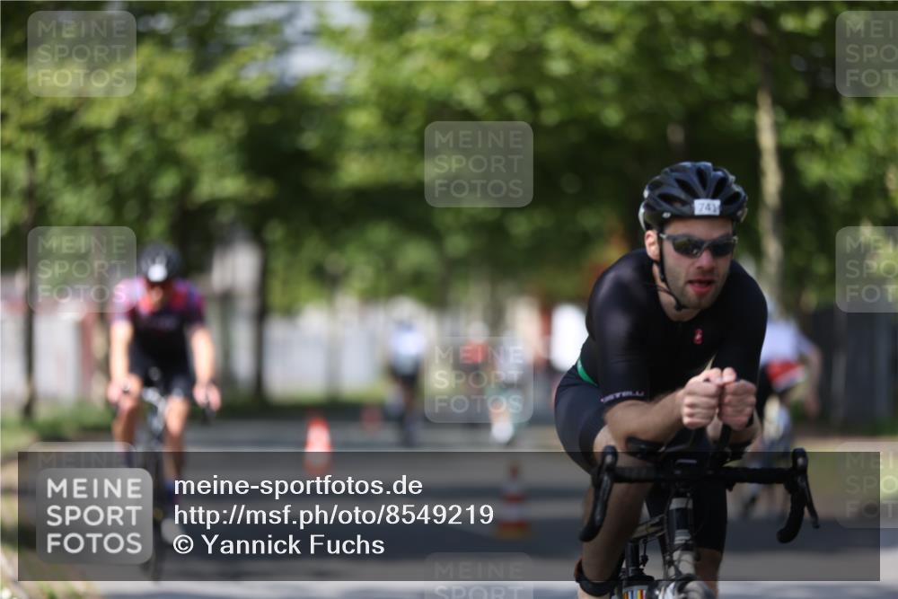 10.08.2025 - GEWOBA Citytriathlon Bremen Yannick Fuchs http://msf.ph/oto/8549219 10.08.2025 12:17:52 Radfahren 560, 566, 741, 765, 867, 933, 1025 meine-sportfotos.de
