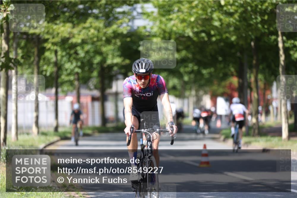 10.08.2025 - GEWOBA Citytriathlon Bremen Yannick Fuchs http://msf.ph/oto/8549227 10.08.2025 12:17:53 Radfahren 560, 566, 741, 765, 794, 867, 933, 1025 meine-sportfotos.de