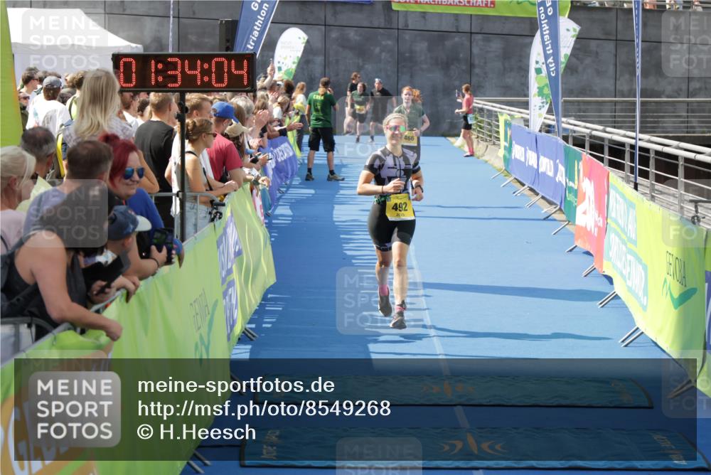 10.08.2025 - GEWOBA Citytriathlon Bremen H.Heesch http://msf.ph/oto/8549268 10.08.2025 11:37:46 Ziel 466, 492 meine-sportfotos.de