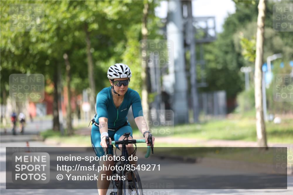 10.08.2025 - GEWOBA Citytriathlon Bremen Yannick Fuchs http://msf.ph/oto/8549271 10.08.2025 13:23:54 Radfahren 930, 965, 972 meine-sportfotos.de