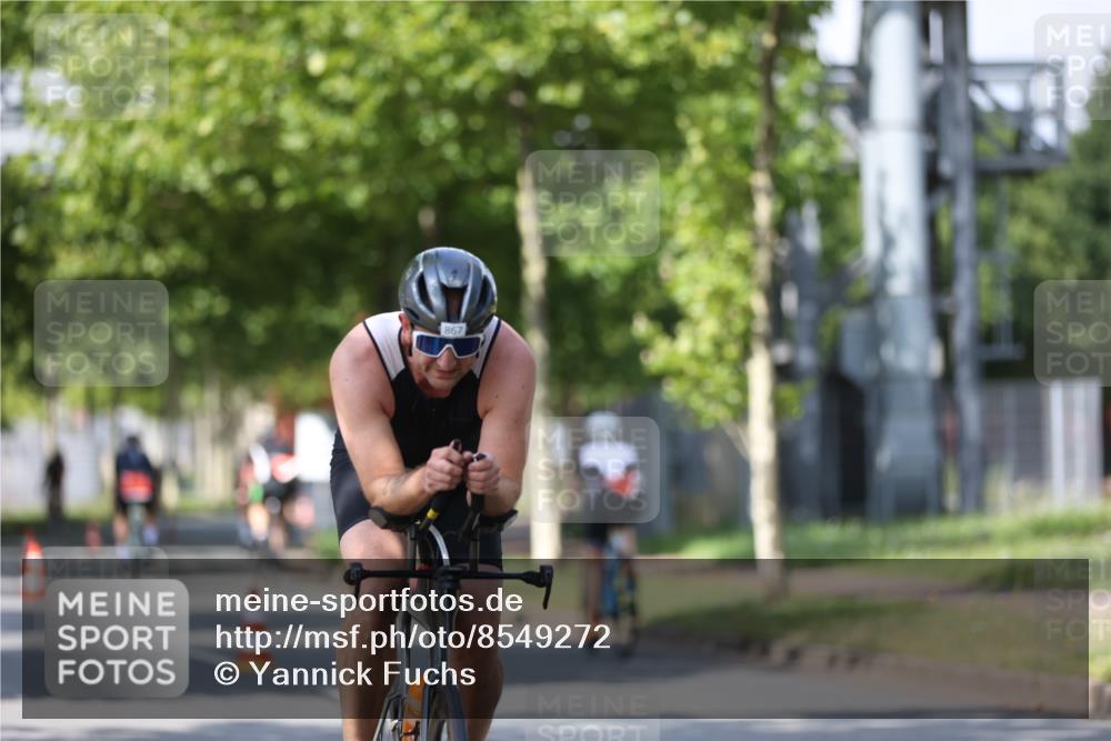 10.08.2025 - GEWOBA Citytriathlon Bremen Yannick Fuchs http://msf.ph/oto/8549272 10.08.2025 12:18:02 Radfahren 553, 560, 579, 582, 741, 765, 794, 833, 867, 933, 966, 977 meine-sportfotos.de