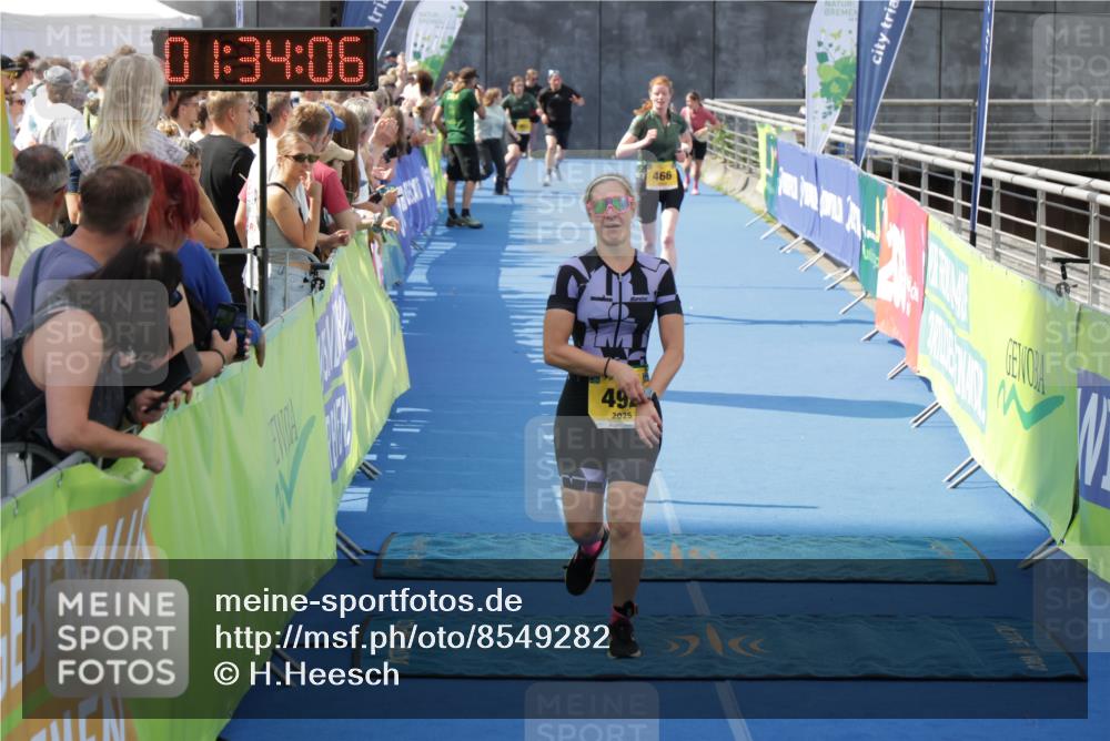 10.08.2025 - GEWOBA Citytriathlon Bremen H.Heesch http://msf.ph/oto/8549282 10.08.2025 11:37:48 Ziel 466, 492 meine-sportfotos.de