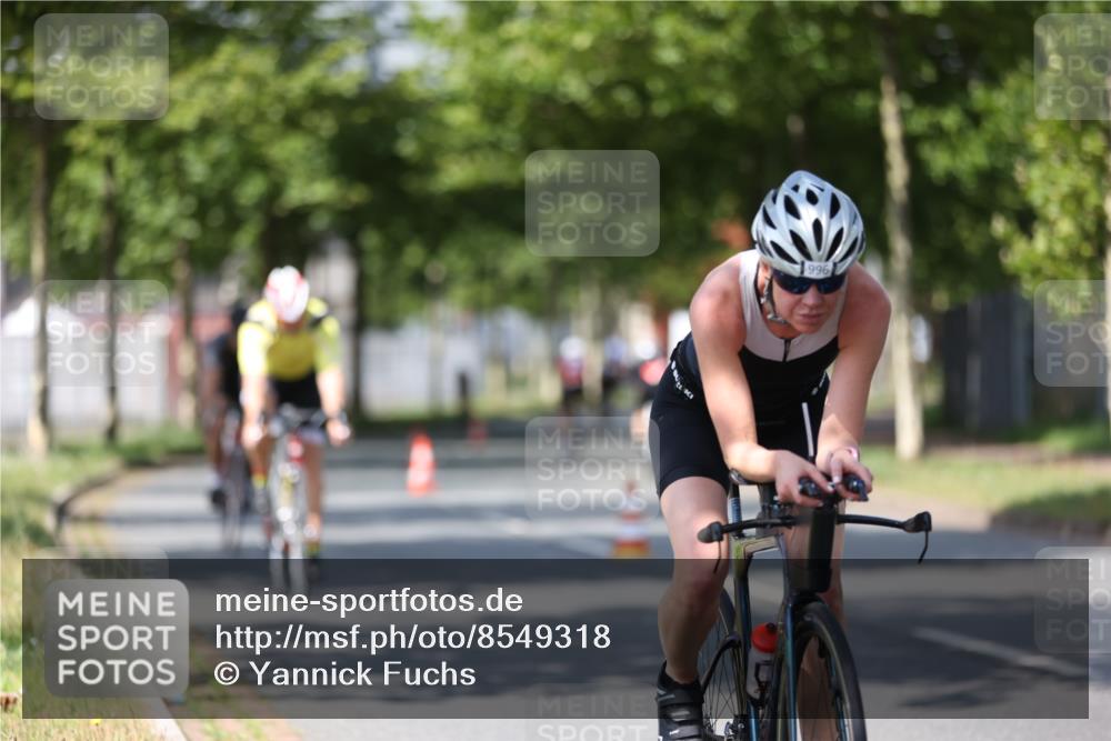 10.08.2025 - GEWOBA Citytriathlon Bremen Yannick Fuchs http://msf.ph/oto/8549318 10.08.2025 12:18:08 Radfahren 553, 579, 582, 794, 833, 867, 914, 933, 966, 977 meine-sportfotos.de