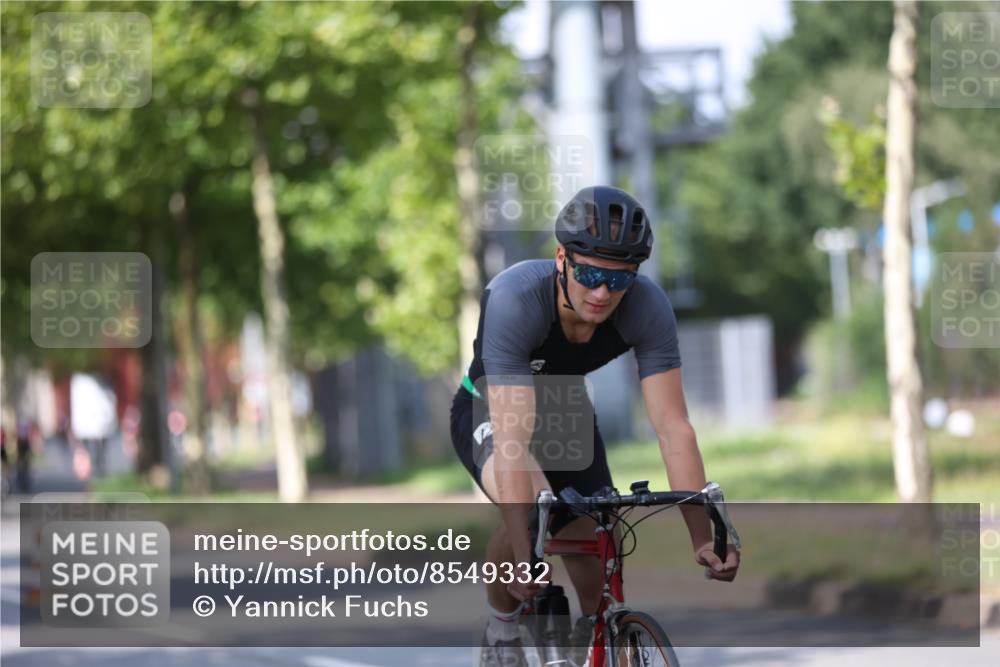 10.08.2025 - GEWOBA Citytriathlon Bremen Yannick Fuchs http://msf.ph/oto/8549332 10.08.2025 12:18:11 Radfahren 553, 579, 582, 794, 833, 867, 914, 966, 973, 977 meine-sportfotos.de