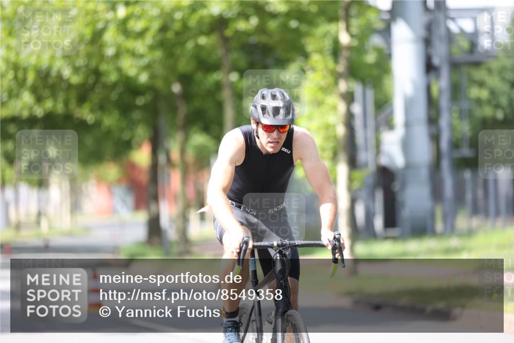10.08.2025 - GEWOBA Citytriathlon Bremen Yannick Fuchs http://msf.ph/oto/8549358 10.08.2025 13:25:08 Radfahren 981, 1036 meine-sportfotos.de