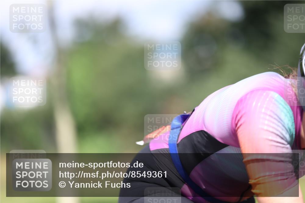 10.08.2025 - GEWOBA Citytriathlon Bremen Yannick Fuchs http://msf.ph/oto/8549361 10.08.2025 12:18:17 Radfahren 553, 579, 582, 637, 680, 763, 794, 833, 914, 966, 973, 977 meine-sportfotos.de