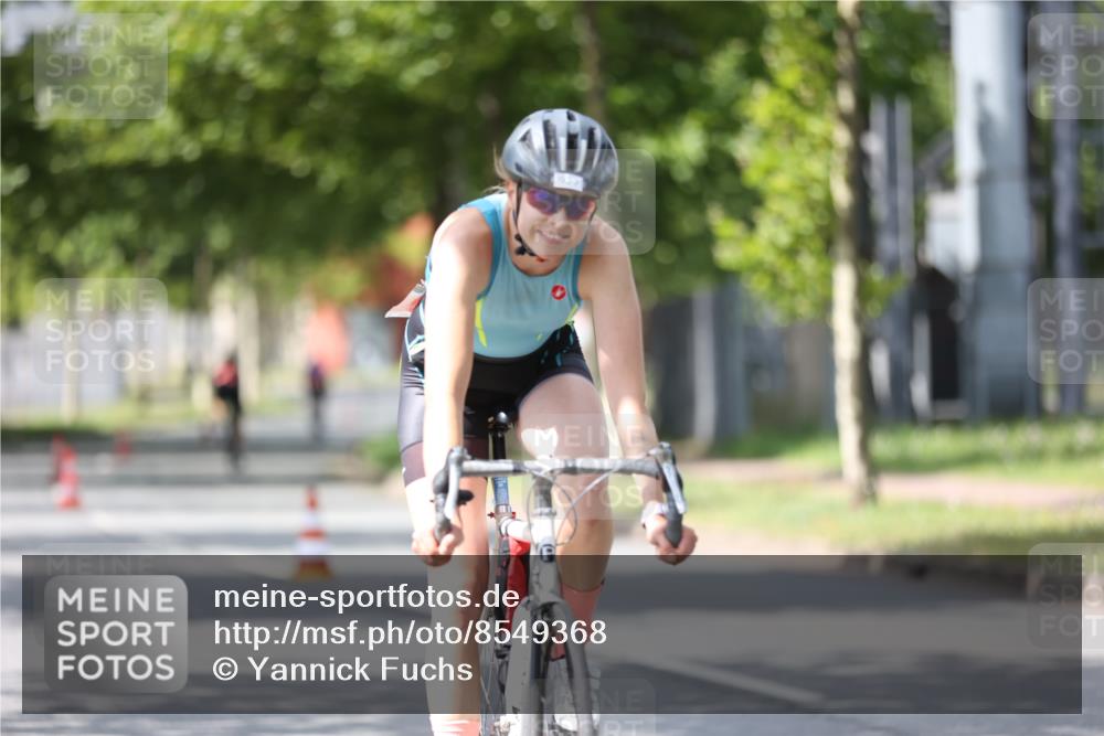 10.08.2025 - GEWOBA Citytriathlon Bremen Yannick Fuchs http://msf.ph/oto/8549368 10.08.2025 13:25:34 Radfahren 927 meine-sportfotos.de