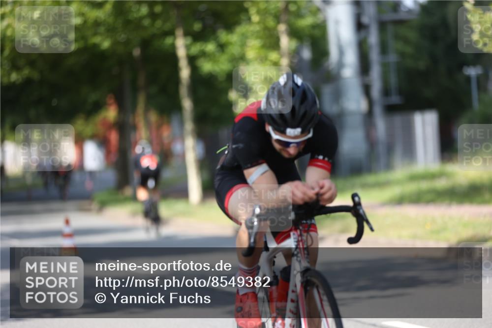 10.08.2025 - GEWOBA Citytriathlon Bremen Yannick Fuchs http://msf.ph/oto/8549382 10.08.2025 12:18:25 Radfahren 579, 584, 637, 678, 680, 759, 763, 781, 855, 914, 919, 973 meine-sportfotos.de