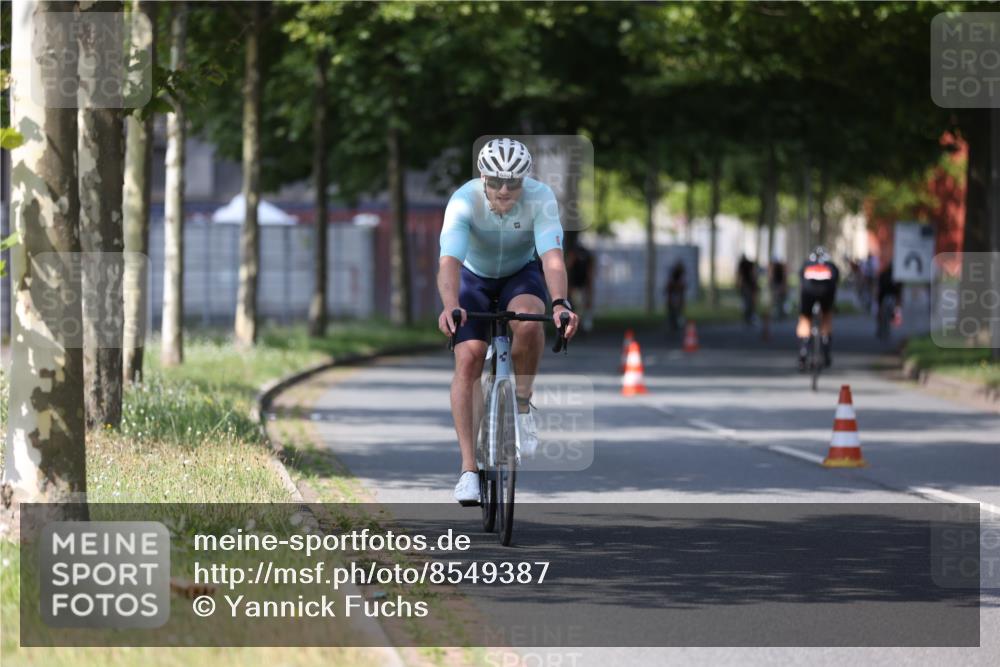 10.08.2025 - GEWOBA Citytriathlon Bremen Yannick Fuchs http://msf.ph/oto/8549387 10.08.2025 12:18:27 Radfahren 584, 637, 678, 680, 759, 763, 781, 855, 914, 919, 973 meine-sportfotos.de