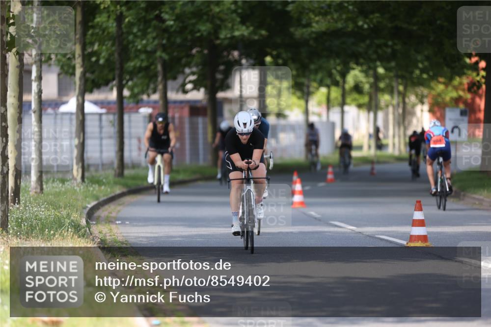 10.08.2025 - GEWOBA Citytriathlon Bremen Yannick Fuchs http://msf.ph/oto/8549402 10.08.2025 12:18:30 Radfahren 584, 637, 642, 652, 678, 680, 759, 763, 781, 855, 914, 919, 973, 1015, 1029 meine-sportfotos.de
