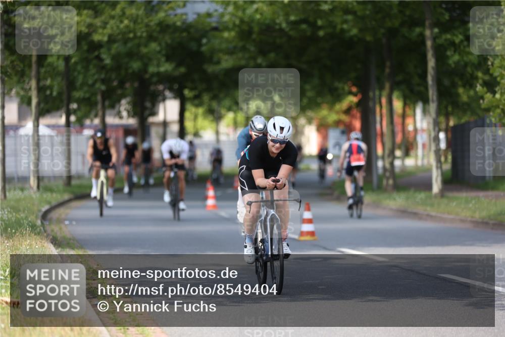 10.08.2025 - GEWOBA Citytriathlon Bremen Yannick Fuchs http://msf.ph/oto/8549404 10.08.2025 12:18:31 Radfahren 584, 637, 642, 652, 678, 680, 759, 763, 781, 855, 914, 919, 973, 1015, 1029 meine-sportfotos.de