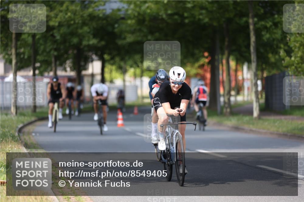 10.08.2025 - GEWOBA Citytriathlon Bremen Yannick Fuchs http://msf.ph/oto/8549405 10.08.2025 12:18:31 Radfahren 584, 637, 642, 652, 678, 680, 759, 763, 781, 855, 914, 919, 973, 1015, 1029 meine-sportfotos.de