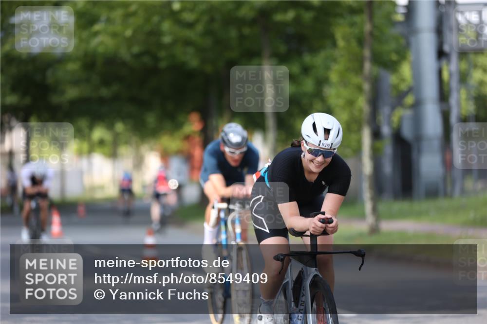 10.08.2025 - GEWOBA Citytriathlon Bremen Yannick Fuchs http://msf.ph/oto/8549409 10.08.2025 12:18:32 Radfahren 584, 637, 642, 652, 678, 680, 759, 763, 781, 855, 919, 973, 1015, 1029 meine-sportfotos.de