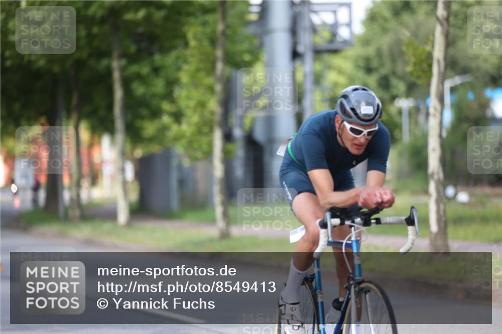 10.08.2025 - GEWOBA Citytriathlon Bremen Yannick Fuchs http://msf.ph/oto/8549413 10.08.2025 12:18:32 Radfahren 584, 637, 642, 652, 678, 680, 759, 763, 781, 855, 919, 973, 1015, 1029 meine-sportfotos.de