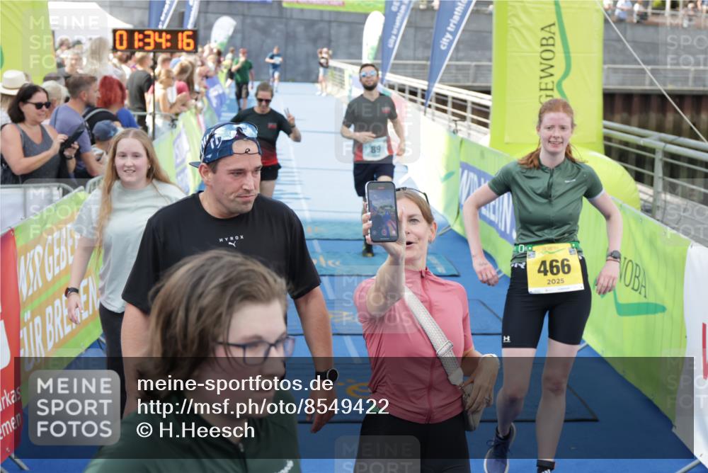 10.08.2025 - GEWOBA Citytriathlon Bremen H.Heesch http://msf.ph/oto/8549422 10.08.2025 11:37:58 Ziel 89, 141, 237, 453, 466 meine-sportfotos.de