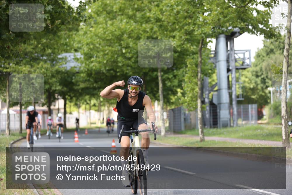 10.08.2025 - GEWOBA Citytriathlon Bremen Yannick Fuchs http://msf.ph/oto/8549429 10.08.2025 12:18:34 Radfahren 584, 637, 642, 652, 678, 680, 759, 763, 781, 855, 919, 973, 1015, 1029 meine-sportfotos.de