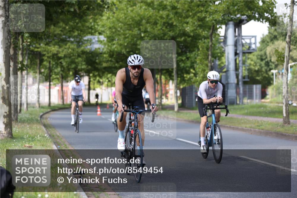 10.08.2025 - GEWOBA Citytriathlon Bremen Yannick Fuchs http://msf.ph/oto/8549454 10.08.2025 12:18:38 Radfahren 584, 637, 642, 652, 678, 680, 759, 763, 781, 855, 919, 1015, 1018, 1029 meine-sportfotos.de