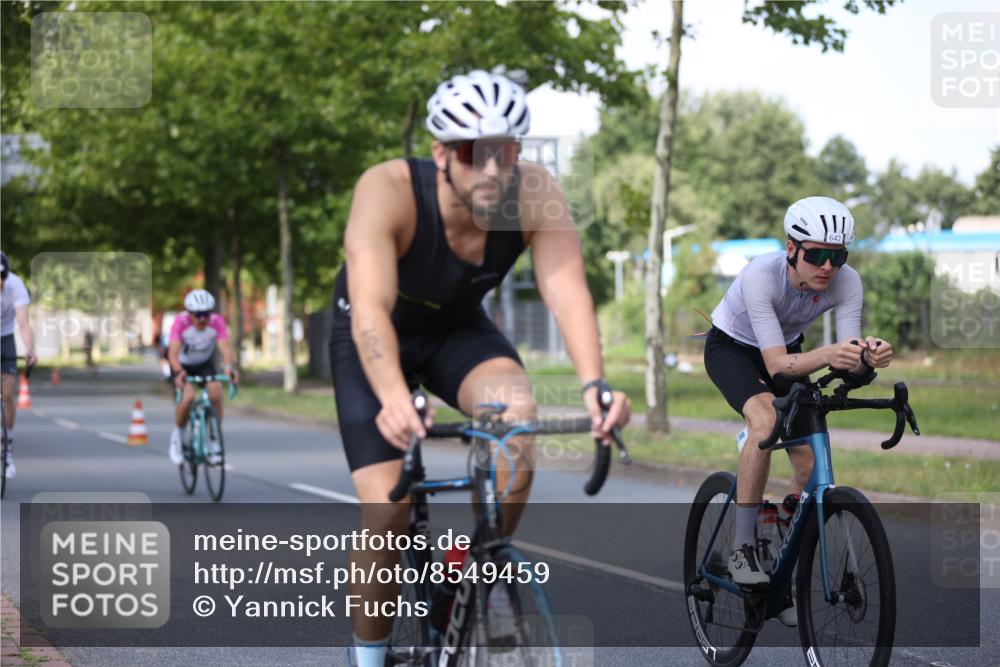 10.08.2025 - GEWOBA Citytriathlon Bremen Yannick Fuchs http://msf.ph/oto/8549459 10.08.2025 12:18:38 Radfahren 584, 637, 642, 652, 678, 680, 759, 763, 781, 855, 919, 1015, 1018, 1029 meine-sportfotos.de
