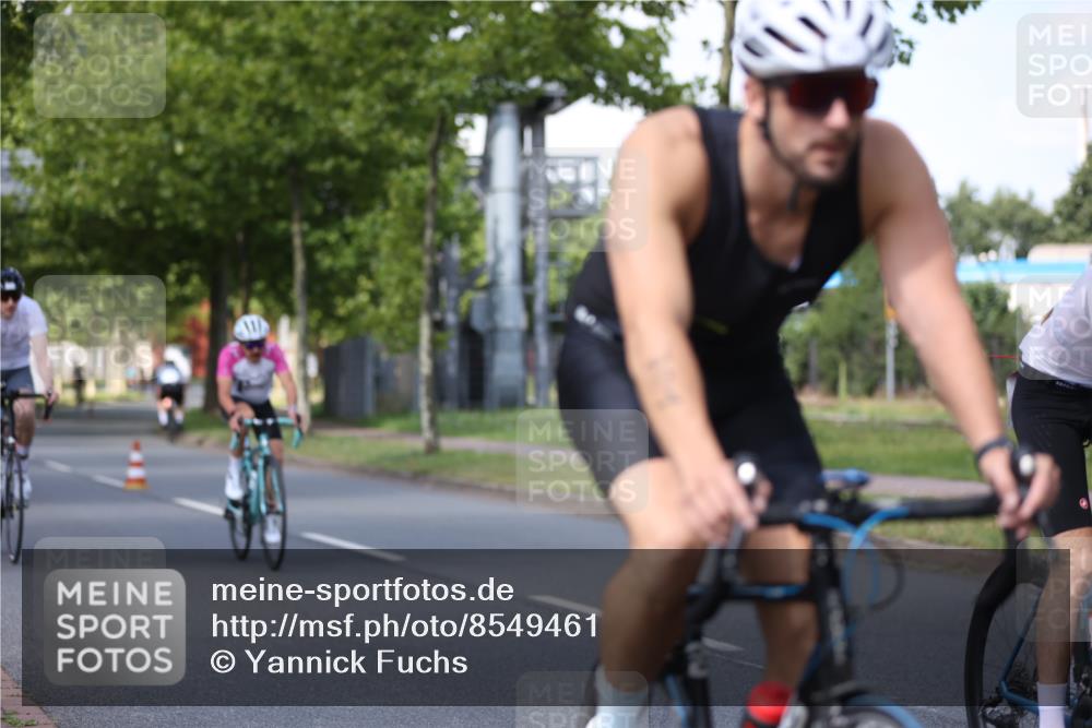 10.08.2025 - GEWOBA Citytriathlon Bremen Yannick Fuchs http://msf.ph/oto/8549461 10.08.2025 12:18:38 Radfahren 584, 637, 642, 652, 678, 680, 759, 763, 781, 855, 919, 1015, 1018, 1029 meine-sportfotos.de