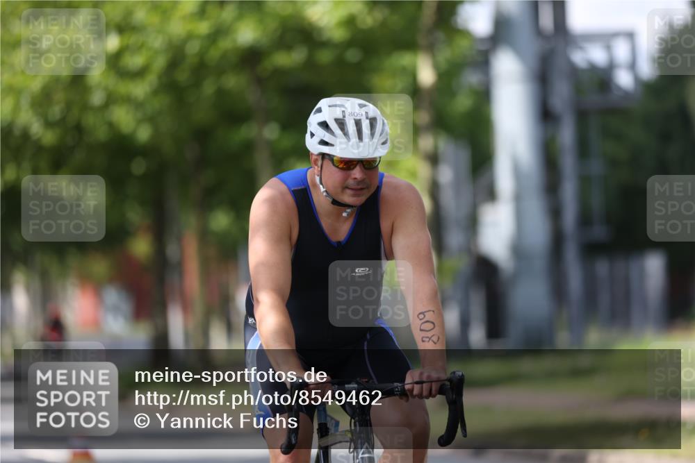 10.08.2025 - GEWOBA Citytriathlon Bremen Yannick Fuchs http://msf.ph/oto/8549462 10.08.2025 13:26:50 Radfahren 809, 962 meine-sportfotos.de