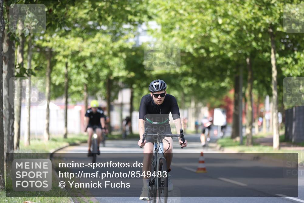 10.08.2025 - GEWOBA Citytriathlon Bremen Yannick Fuchs http://msf.ph/oto/8549483 10.08.2025 12:18:43 Radfahren 584, 642, 652, 678, 759, 781, 789, 790, 825, 853, 855, 919, 1015, 1018, 1029 meine-sportfotos.de