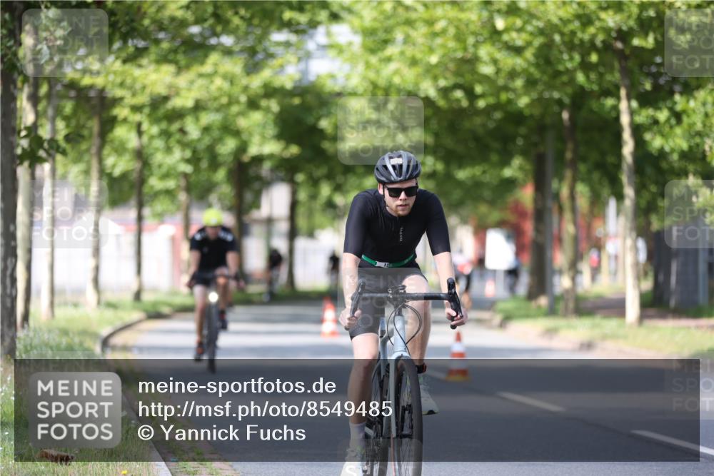 10.08.2025 - GEWOBA Citytriathlon Bremen Yannick Fuchs http://msf.ph/oto/8549485 10.08.2025 12:18:44 Radfahren 556, 584, 642, 652, 678, 759, 781, 789, 790, 825, 853, 855, 919, 1015, 1018, 1029 meine-sportfotos.de