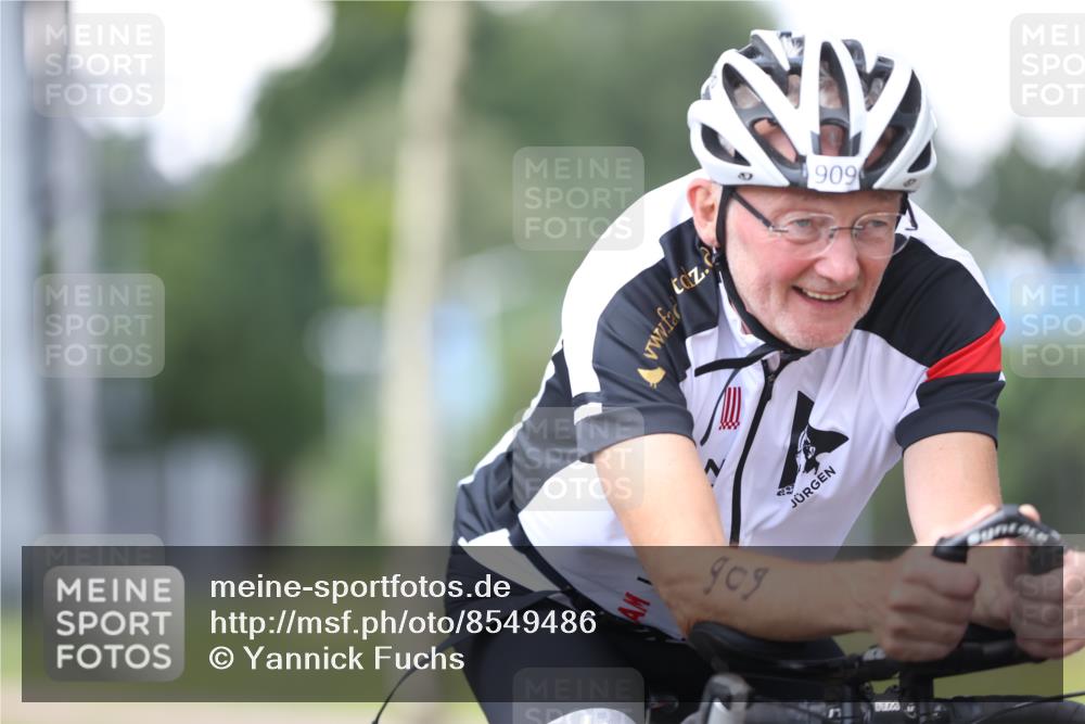 10.08.2025 - GEWOBA Citytriathlon Bremen Yannick Fuchs http://msf.ph/oto/8549486 10.08.2025 13:27:32 Radfahren 909 meine-sportfotos.de