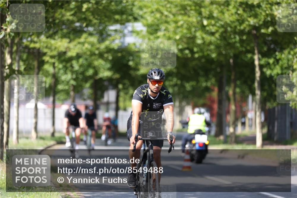 10.08.2025 - GEWOBA Citytriathlon Bremen Yannick Fuchs http://msf.ph/oto/8549488 10.08.2025 12:18:49 Radfahren 556, 584, 642, 652, 759, 781, 789, 790, 825, 853, 978, 982, 1015, 1018, 1029 meine-sportfotos.de
