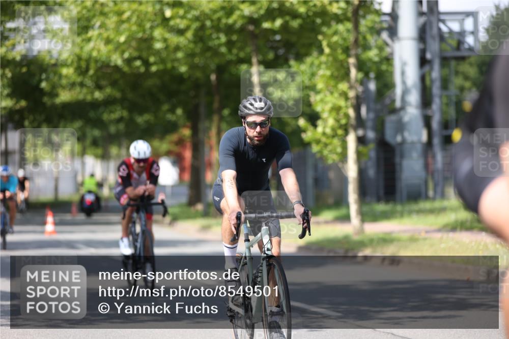 10.08.2025 - GEWOBA Citytriathlon Bremen Yannick Fuchs http://msf.ph/oto/8549501 10.08.2025 12:18:52 Radfahren 556, 642, 652, 789, 790, 825, 853, 978, 982, 1015, 1018, 1029 meine-sportfotos.de