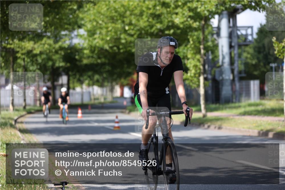 10.08.2025 - GEWOBA Citytriathlon Bremen Yannick Fuchs http://msf.ph/oto/8549526 10.08.2025 12:18:55 Radfahren 556, 789, 790, 825, 853, 978, 982, 1018 meine-sportfotos.de