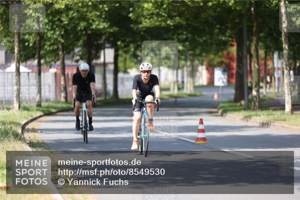 10.08.2025 - GEWOBA Citytriathlon Bremen Yannick Fuchs http://msf.ph/oto/8549530 10.08.2025 12:18:56 Radfahren 556, 789, 790, 825, 853, 978, 982, 1018 meine-sportfotos.de