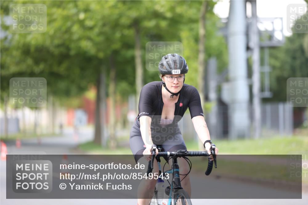 10.08.2025 - GEWOBA Citytriathlon Bremen Yannick Fuchs http://msf.ph/oto/8549543 10.08.2025 13:28:03 Radfahren 746, 941 meine-sportfotos.de