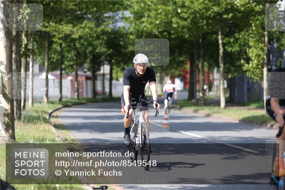 10.08.2025 - GEWOBA Citytriathlon Bremen Yannick Fuchs http://msf.ph/oto/8549548 10.08.2025 12:18:58 Radfahren 556, 789, 790, 825, 853, 978, 982, 1018 meine-sportfotos.de