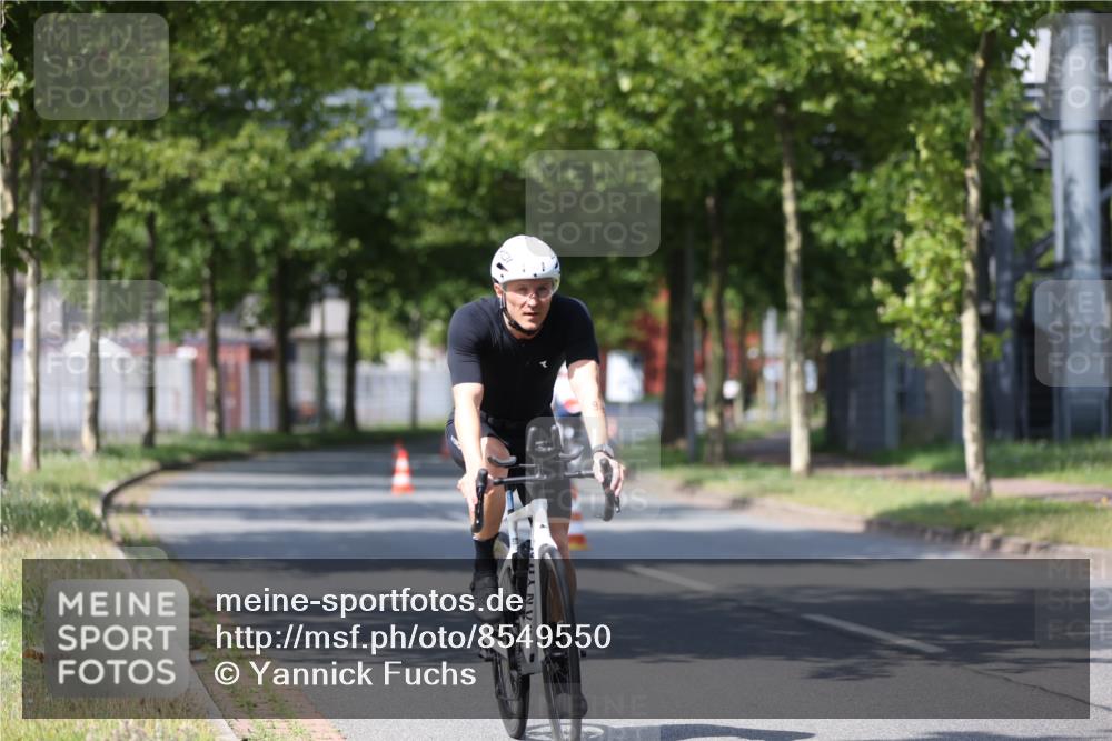 10.08.2025 - GEWOBA Citytriathlon Bremen Yannick Fuchs http://msf.ph/oto/8549550 10.08.2025 12:18:58 Radfahren 556, 789, 790, 825, 853, 978, 982, 1018 meine-sportfotos.de