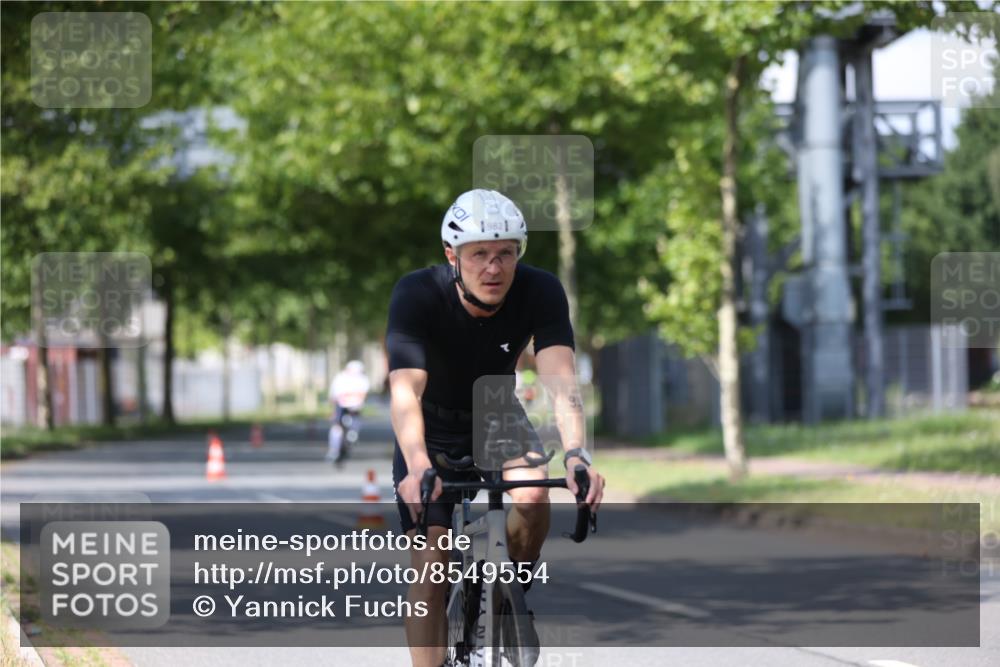 10.08.2025 - GEWOBA Citytriathlon Bremen Yannick Fuchs http://msf.ph/oto/8549554 10.08.2025 12:18:59 Radfahren 556, 789, 790, 825, 853, 978, 982, 1018 meine-sportfotos.de