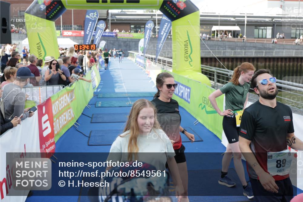 10.08.2025 - GEWOBA Citytriathlon Bremen H.Heesch http://msf.ph/oto/8549561 10.08.2025 11:38:00 Ziel 89, 141, 237, 453 meine-sportfotos.de