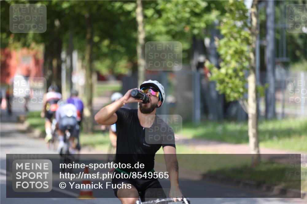 10.08.2025 - GEWOBA Citytriathlon Bremen Yannick Fuchs http://msf.ph/oto/8549565 10.08.2025 12:19:18 Radfahren 709, 750, 762, 804, 1033 meine-sportfotos.de
