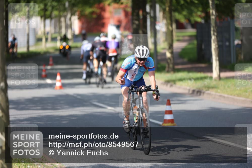 10.08.2025 - GEWOBA Citytriathlon Bremen Yannick Fuchs http://msf.ph/oto/8549567 10.08.2025 12:19:19 Radfahren 709, 750, 762, 804, 872, 1033 meine-sportfotos.de