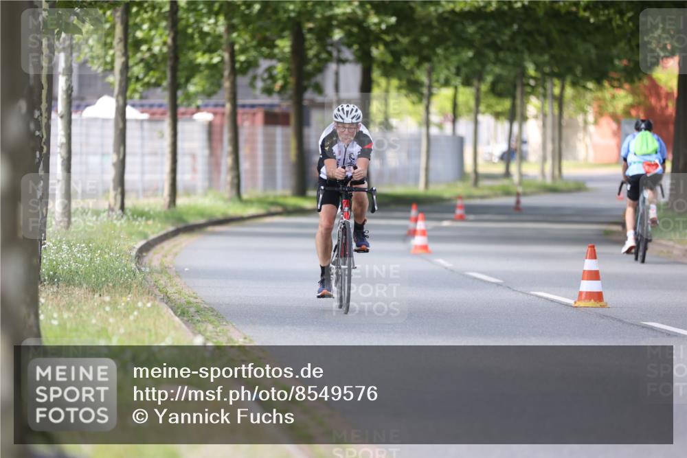 10.08.2025 - GEWOBA Citytriathlon Bremen Yannick Fuchs http://msf.ph/oto/8549576 10.08.2025 13:28:21 Radfahren 746, 903 meine-sportfotos.de