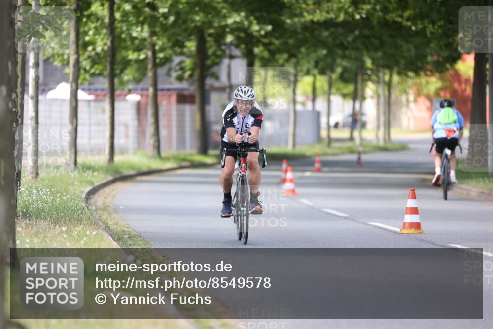 10.08.2025 - GEWOBA Citytriathlon Bremen Yannick Fuchs http://msf.ph/oto/8549578 10.08.2025 13:28:21 Radfahren 746, 903 meine-sportfotos.de