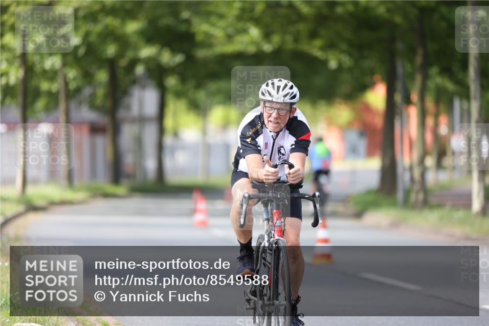 10.08.2025 - GEWOBA Citytriathlon Bremen Yannick Fuchs http://msf.ph/oto/8549588 10.08.2025 13:28:22 Radfahren 746, 903 meine-sportfotos.de