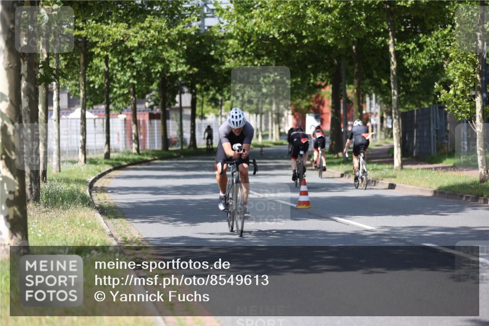 10.08.2025 - GEWOBA Citytriathlon Bremen Yannick Fuchs http://msf.ph/oto/8549613 10.08.2025 12:19:30 Radfahren 749, 762, 804, 872, 1033 meine-sportfotos.de
