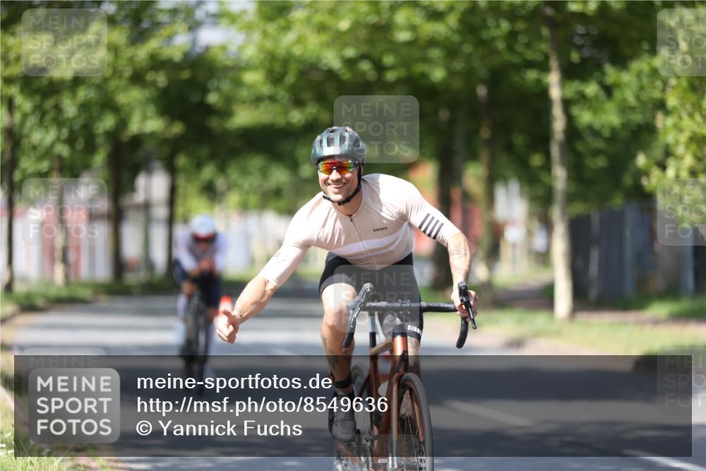 10.08.2025 - GEWOBA Citytriathlon Bremen Yannick Fuchs http://msf.ph/oto/8549636 10.08.2025 12:19:39 Radfahren 554, 719, 749, 872, 1033 meine-sportfotos.de
