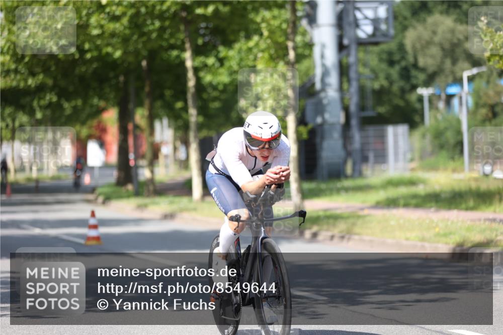 10.08.2025 - GEWOBA Citytriathlon Bremen Yannick Fuchs http://msf.ph/oto/8549644 10.08.2025 12:19:40 Radfahren 554, 719, 749, 872 meine-sportfotos.de