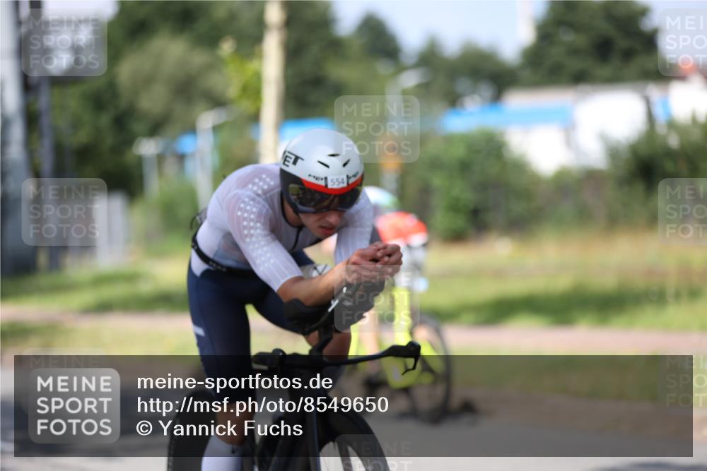 10.08.2025 - GEWOBA Citytriathlon Bremen Yannick Fuchs http://msf.ph/oto/8549650 10.08.2025 12:19:40 Radfahren 554, 719, 749, 872 meine-sportfotos.de