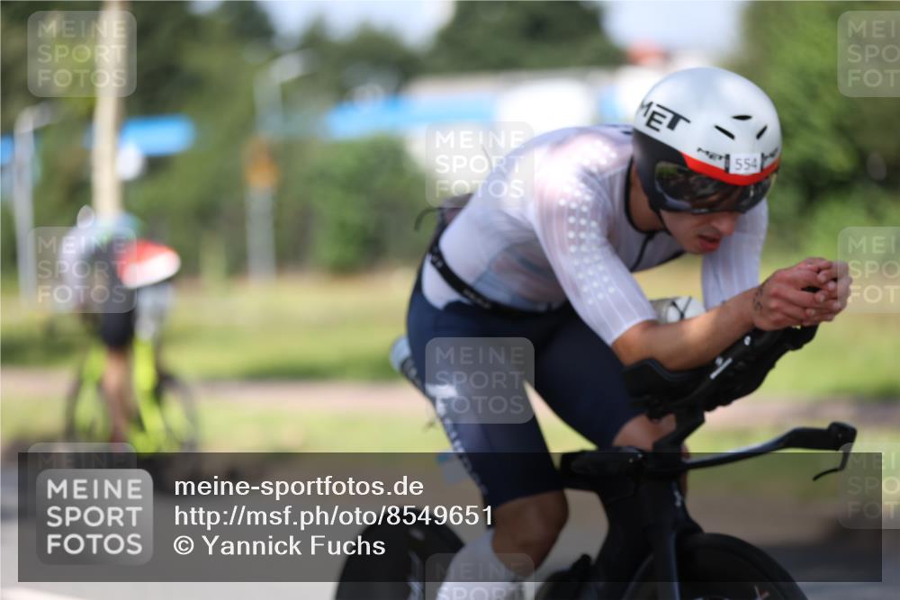 10.08.2025 - GEWOBA Citytriathlon Bremen Yannick Fuchs http://msf.ph/oto/8549651 10.08.2025 12:19:40 Radfahren 554, 719, 749, 872 meine-sportfotos.de
